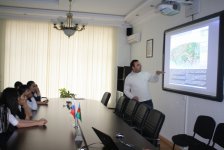 В Баку прошла виртуальная экскурсия по Государственному русскому музею (ФОТО)