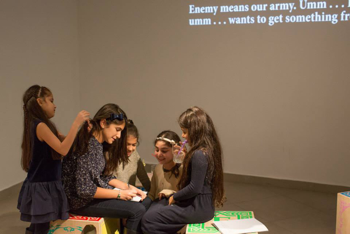 В галерее "YAY" открылась персональная выставка Деяна Калудьеровича "Интервью: Азербайджан" (ФОТО)