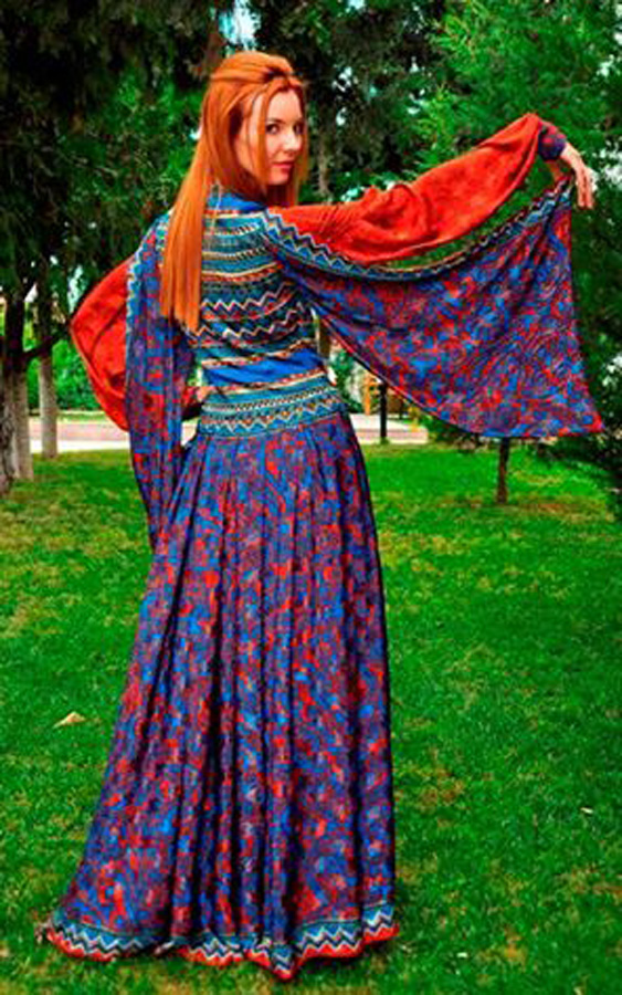 Модницы с удовольствием носят кялагаи, оставаясь загадочными восточными красавицами - Фахрия Халафова (ФОТО)