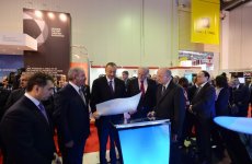Президент Азербайджана принял участие в открытии выставки "Bakutel-2014"  (ФОТО)