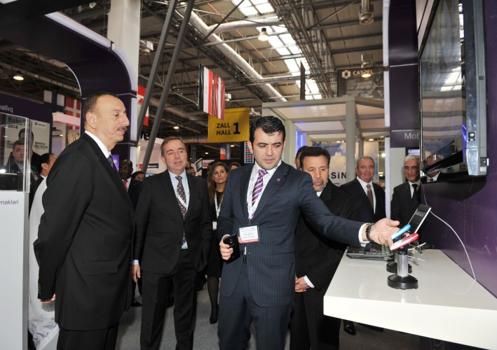 Президент Азербайджана принял участие в открытии выставки "Bakutel-2014"  (ФОТО)