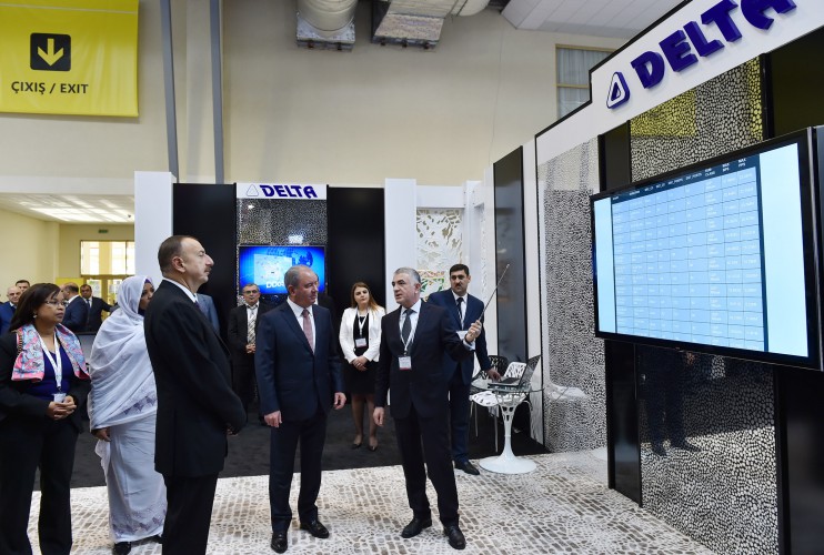 Президент Азербайджана принял участие в открытии выставки "Bakutel-2014"  (ФОТО)