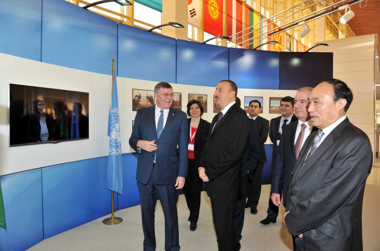 Президент Азербайджана принял участие в открытии выставки "Bakutel-2014"  (ФОТО)