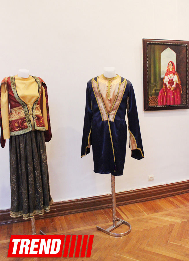 Азербайджанские национальные костюмы глазами художников  - награждение участников выставки (ФОТО)
