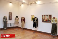 Азербайджанские национальные костюмы глазами художников  - награждение участников выставки (ФОТО)