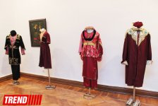 Азербайджанские национальные костюмы глазами художников  - награждение участников выставки (ФОТО)