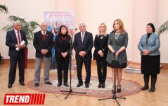 Азербайджанские национальные костюмы глазами художников  - награждение участников выставки (ФОТО)