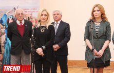 Азербайджанские национальные костюмы глазами художников  - награждение участников выставки (ФОТО)