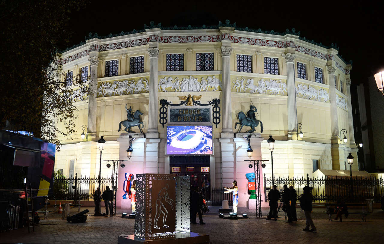Первая леди Азербайджана Мехрибан Алиева наблюдала за товарищеской встречей азербайджанских и французских борцов в Париже (ФОТО)