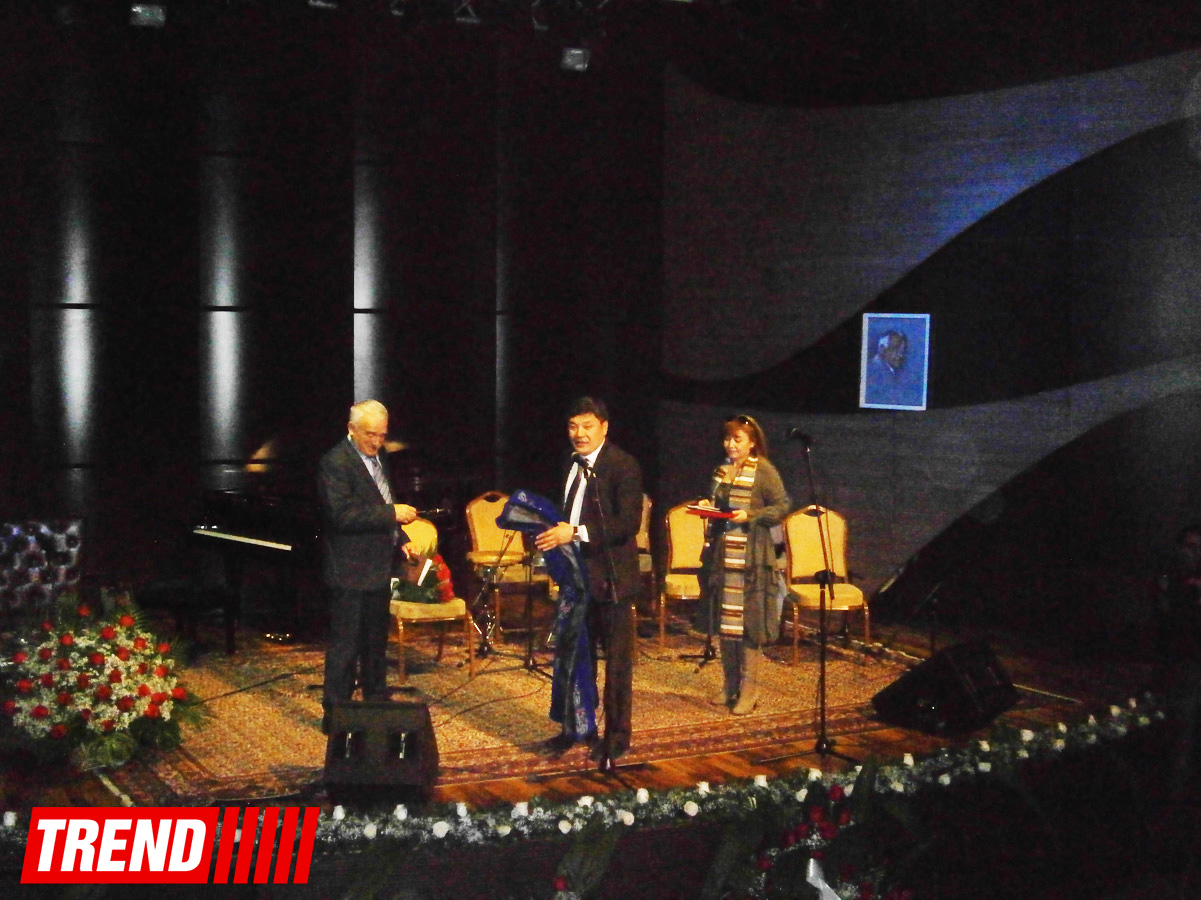 В Международном центре мугама отметили юбилей поэта Чингиза Алиоглу: "Нам всем повезло, что мы его современники" (ФОТО)