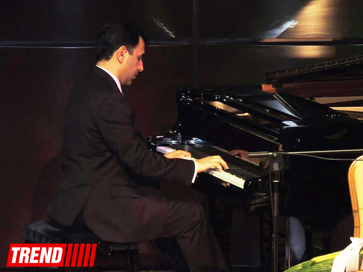 В Международном центре мугама отметили юбилей поэта Чингиза Алиоглу: "Нам всем повезло, что мы его современники" (ФОТО)