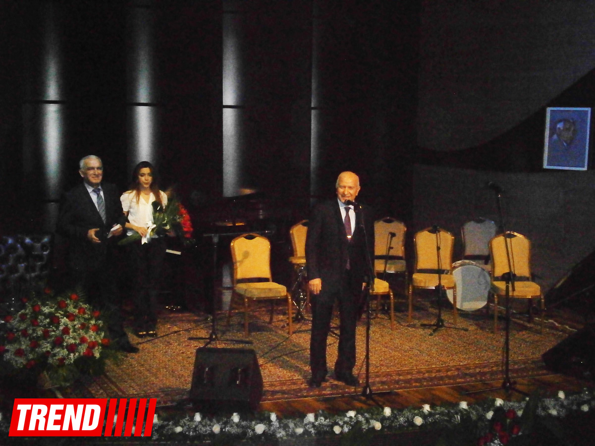 В Международном центре мугама отметили юбилей поэта Чингиза Алиоглу: "Нам всем повезло, что мы его современники" (ФОТО)