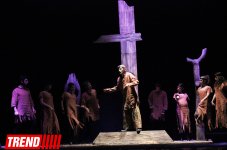 "Холстомер. История лошади"  - потрясающий спектакль Грузинского театра в Баку (ФОТО)