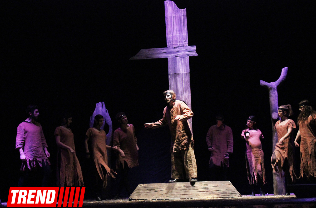 "Холстомер. История лошади"  - потрясающий спектакль Грузинского театра в Баку (ФОТО)