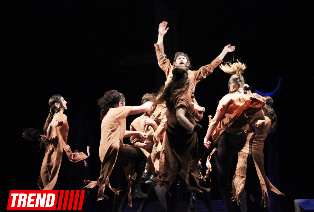 "Холстомер. История лошади"  - потрясающий спектакль Грузинского театра в Баку (ФОТО)