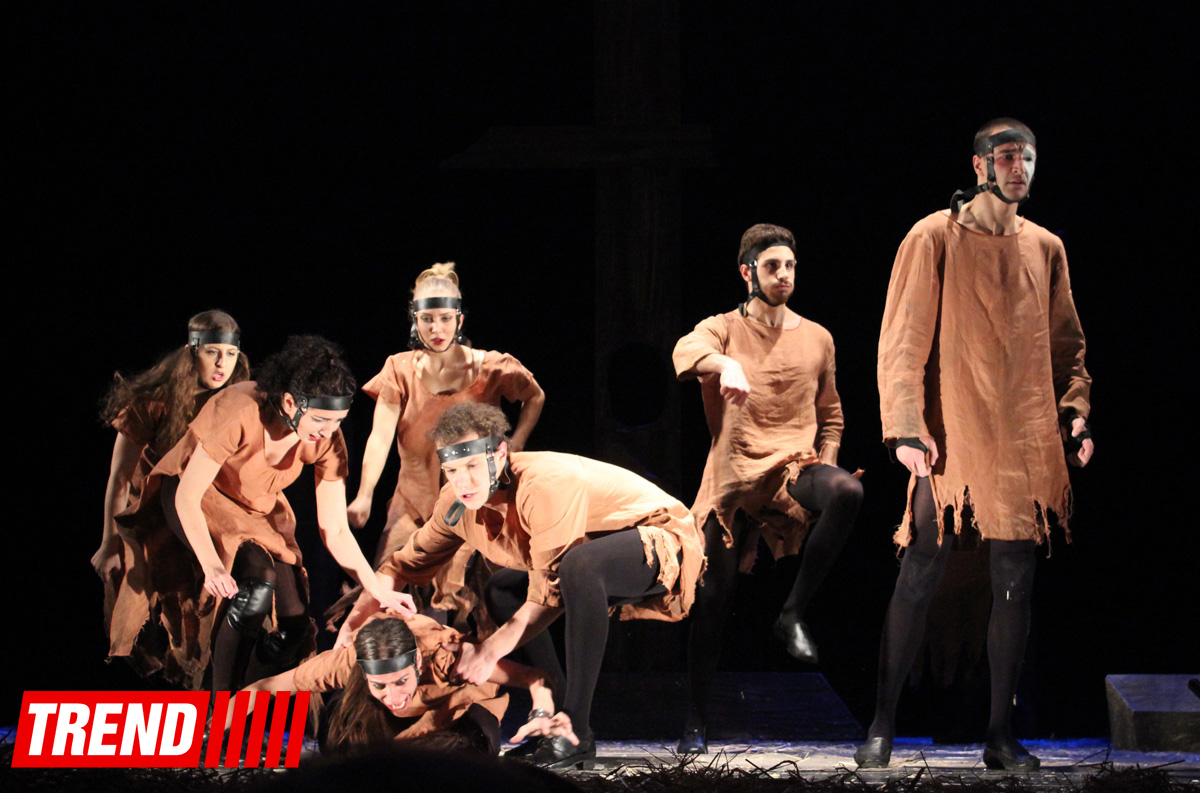 "Холстомер. История лошади"  - потрясающий спектакль Грузинского театра в Баку (ФОТО)