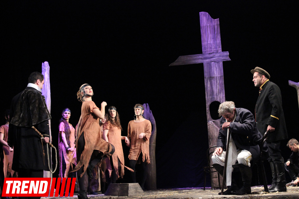 "Холстомер. История лошади"  - потрясающий спектакль Грузинского театра в Баку (ФОТО)