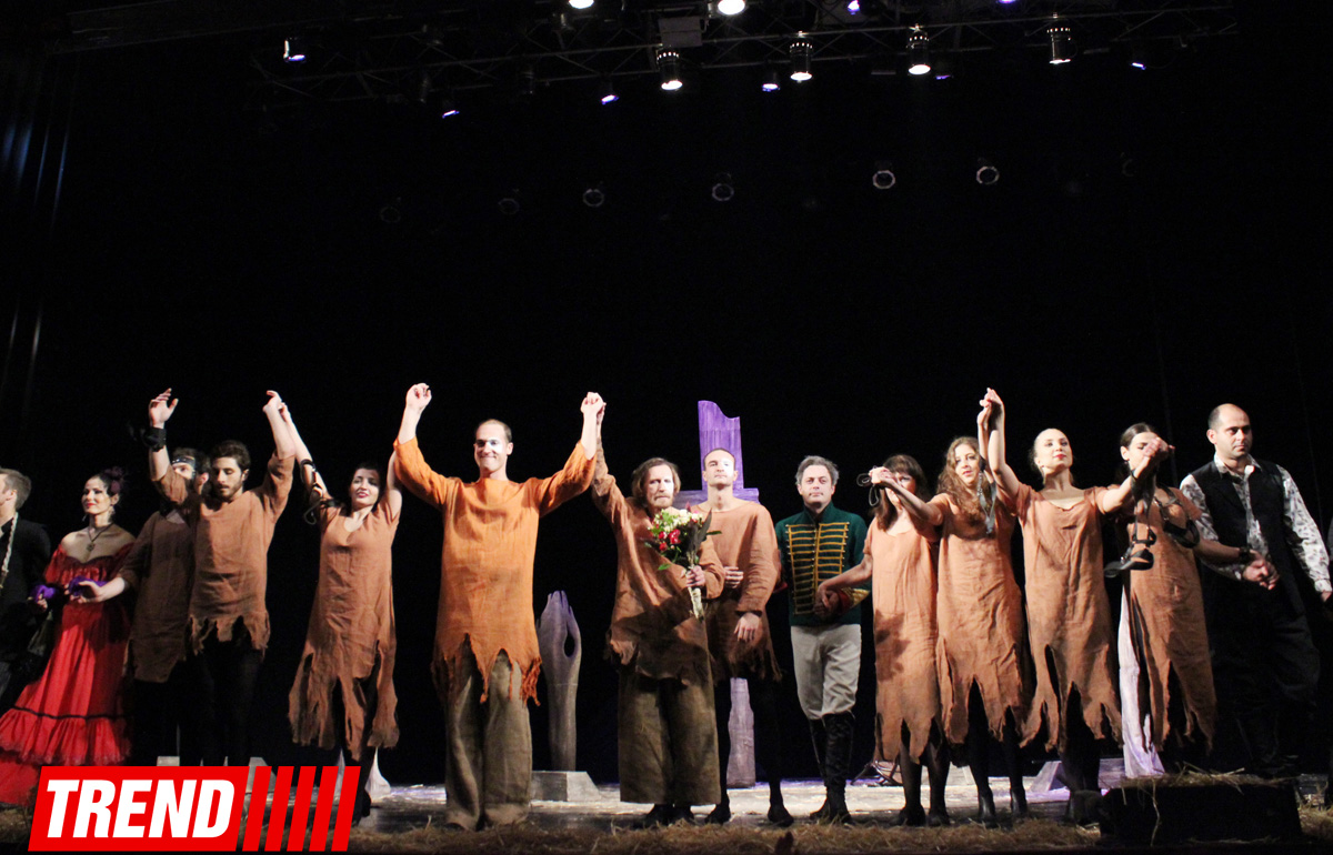 "Холстомер. История лошади"  - потрясающий спектакль Грузинского театра в Баку (ФОТО)