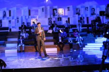 Творчество Самеда Вургуна в интеллект-шоу "Parlaq Zəka" (ФОТО)