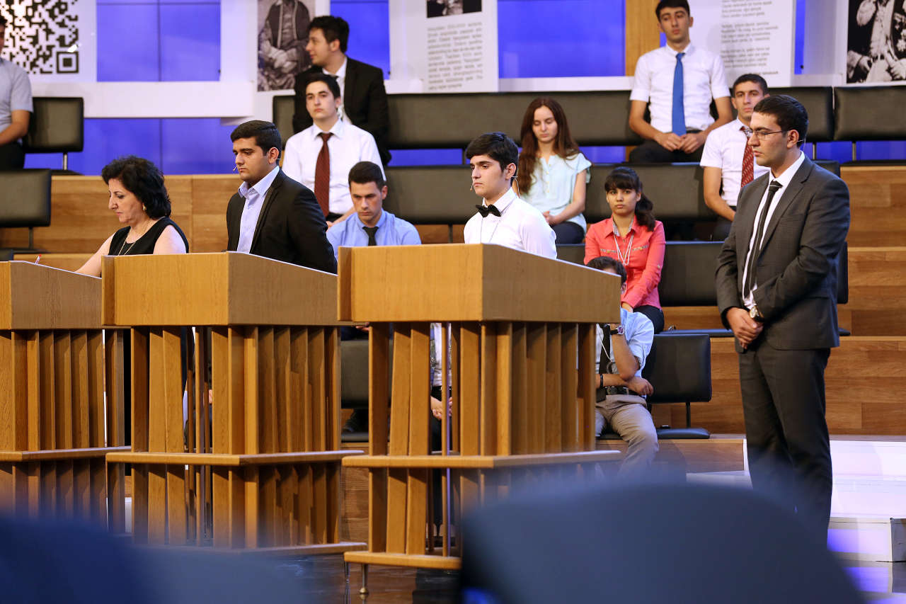 Творчество Самеда Вургуна в интеллект-шоу "Parlaq Zəka" (ФОТО)