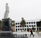 Президент Азербайджана посетил памятник общенациональному лидеру Гейдару Алиеву в Сабирабаде (ФОТО)