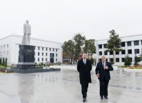 Президент Азербайджана посетил памятник общенациональному лидеру Гейдару Алиеву в Сабирабаде (ФОТО)