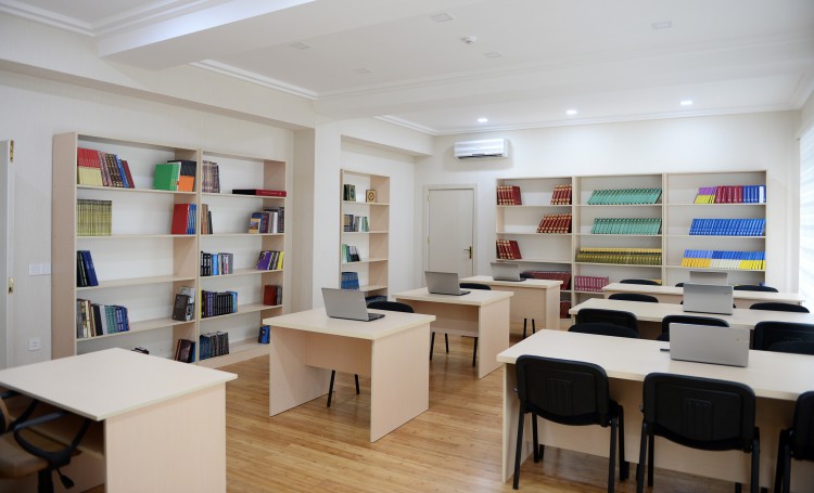 Ильхам Алиев ознакомился с условиями, созданными в реконструированном Сабирабадском районном доме культуры (ФОТО)