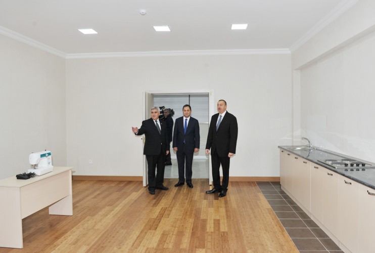 Ильхам Алиев ознакомился с условиями, созданными в реконструированном Сабирабадском районном доме культуры (ФОТО)