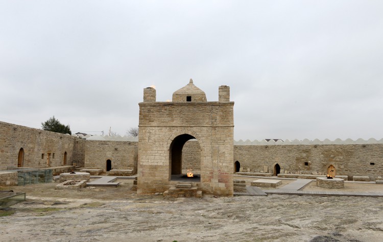 Первая леди Азербайджана Мехрибан Алиева посетила заповедник «Храм Атешгях» (ФОТО)