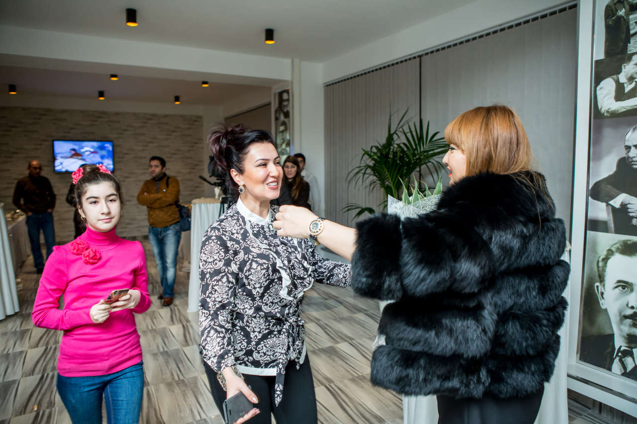 В Баку открылся Творческий центр VIP Recording studio с участием итальянской певицы In-Grid (ФОТО)