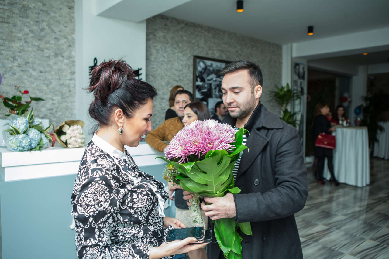 В Баку открылся Творческий центр VIP Recording studio с участием итальянской певицы In-Grid (ФОТО)