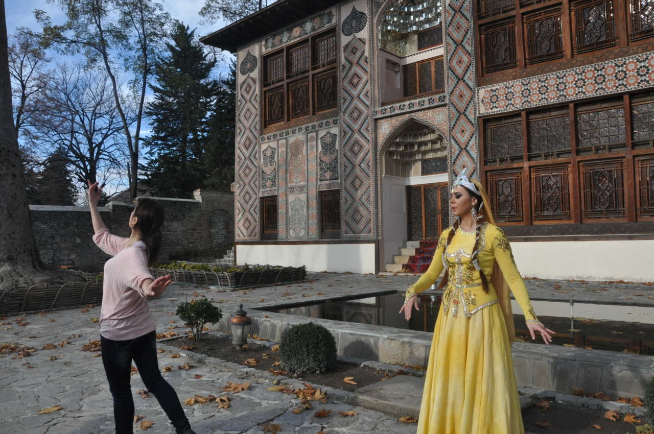 Оксана Расулова презентовала в Баку проект "Сары гялин" (ВИДЕО-ФОТО)