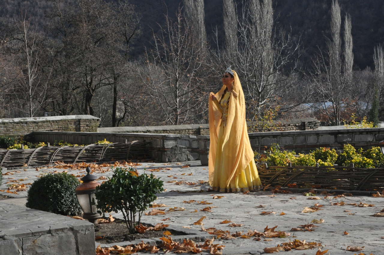 Оксана Расулова презентовала в Баку проект "Сары гялин" (ВИДЕО-ФОТО)