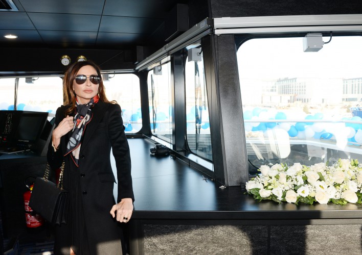 Президент Азербайджана и его супруга приняли участие в церемонии сдачи в эксплуатацию корабля «Муслим Магомаев» (версия 2) (ФОТО)