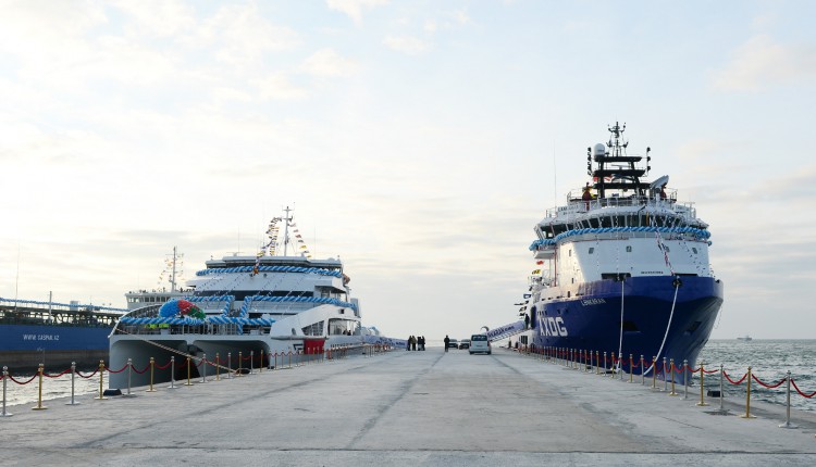 Президент Азербайджана и его супруга приняли участие в церемонии сдачи в эксплуатацию корабля «Муслим Магомаев» (версия 2) (ФОТО)