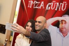 Известный турецкий актер Альпер Кул приехал в Баку (ФОТО)