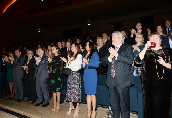 Первая леди Азербайджана присутствовала на музыкальном вечере, посвященном 200-летию со дня рождения Михаила Лермонтова (ФОТО)