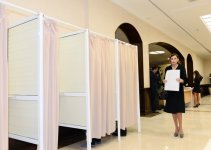 Президент Азербайджана и его супруга проголосовали на муниципальных выборах (ФОТО)