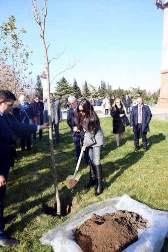 Вице-президент Фонда Гейдара Алиева Лейла Алиева и гости из России побывали в Гяндже (ФОТО)