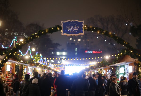 Благотворительная ярмарка "Холодные руки - горячее сердце: Зимнее чудо" - атмосфера праздника и добрых дел (ФОТО)