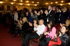 "Двое на качелях" заворожили бакинских зрителей - Он и Она, речь идет, конечно же, о любви (ФОТО)