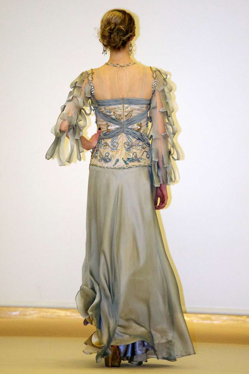 Магнетизм Востока от Фахрии Халафовой на Парижском подиуме (ФОТО)