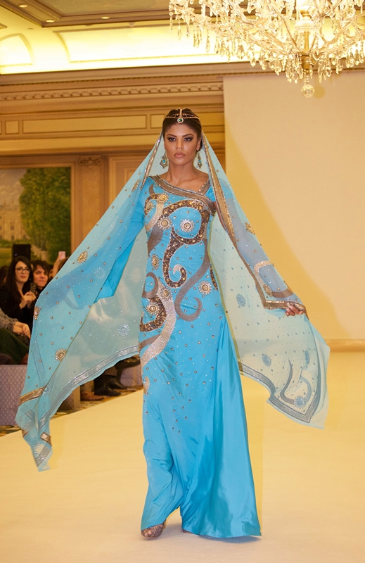 Магнетизм Востока от Фахрии Халафовой на Парижском подиуме (ФОТО)