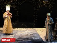 В Аздраме с большим успехом прошла премьера спектакля "Надир шах" по роману  Юнуса Огуза (ФОТО)