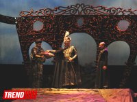 В Аздраме с большим успехом прошла премьера спектакля "Надир шах" по роману  Юнуса Огуза (ФОТО)