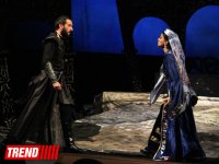 В Аздраме с большим успехом прошла премьера спектакля "Надир шах" по роману  Юнуса Огуза (ФОТО)