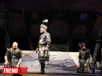 В Аздраме с большим успехом прошла премьера спектакля "Надир шах" по роману  Юнуса Огуза (ФОТО)