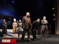 В Аздраме с большим успехом прошла премьера спектакля "Надир шах" по роману  Юнуса Огуза (ФОТО)