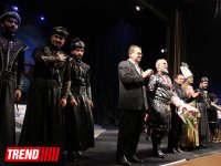 В Аздраме с большим успехом прошла премьера спектакля "Надир шах" по роману  Юнуса Огуза (ФОТО)