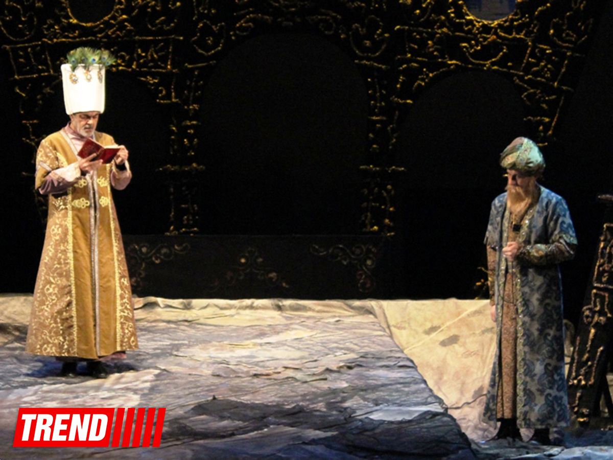 В Аздраме с большим успехом прошла премьера спектакля "Надир шах" по роману  Юнуса Огуза (ФОТО)